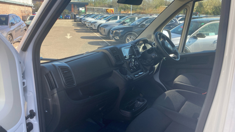 Peugeot Boxer 3500 L3 Diesel 2.2 BlueHDi 140 H2 Van Professional